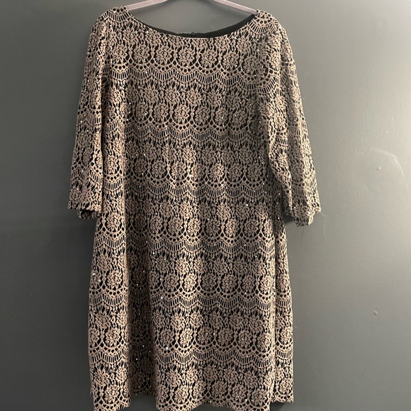 Jessica Howard Cream and Brown Sheath Dress with Lace - Picture 1 of 8